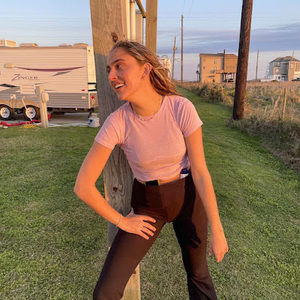 Meet your Posher, Kaitlyn